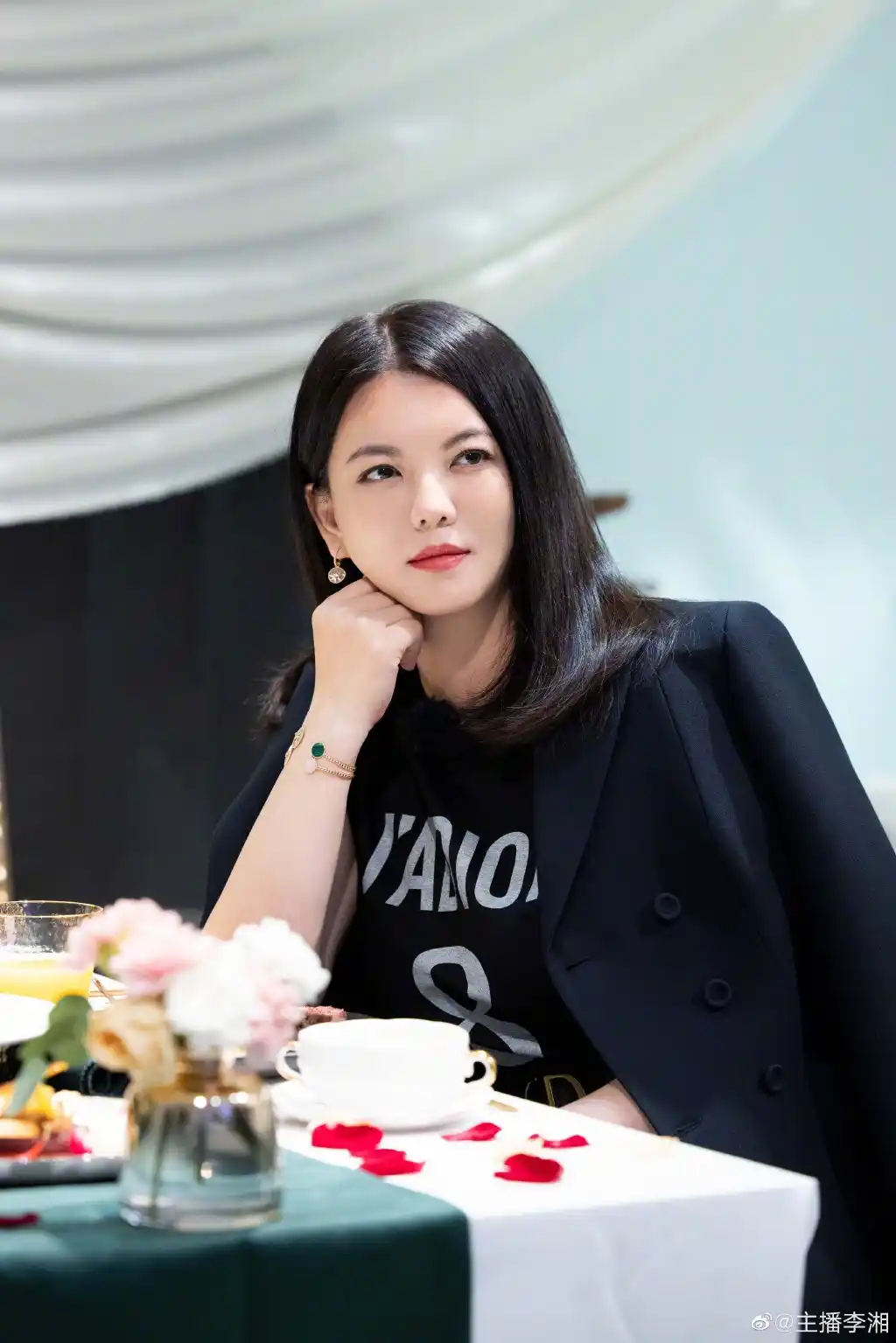 李湘年轻时的最美照片，她那么胖为什么不减肥