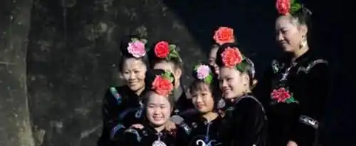苗族的传统节日和风俗有哪些？