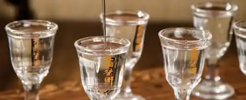 白酒怎么区分粮食酒和勾兑酒？