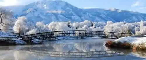 描写雪景的唯美简短句子有哪些？