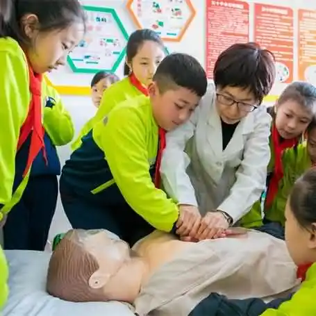 中小学安全教育月是几月？